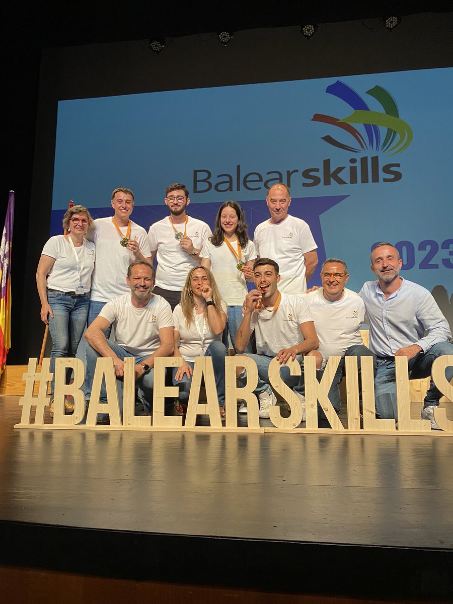 cifpjuniper's tweet photo. Molt contents pels resultats dels #Balearskills:
🥇Pintura de l’automòbil: Jordi Rojo
🥇Recepció hotelera: Arantxa Pons
🥇 Cuina: Erik Martín 
🥇 Servei de restaurant i bar: Julián Leonardo
🥈Tecnologia de l’automòbil: Alejandro Vilapriu
🥉Reparació de carrosseria: Marc Santos https://t.co/xpMl1275ud