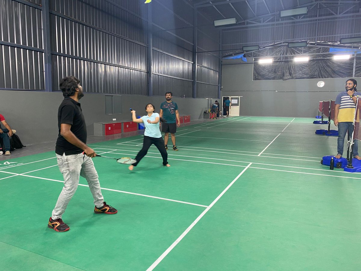 DiscoverDollar's tweet photo. 🏸 Last evening's badminton tournament was just an epic showdown of competitiveness combined with fun! 

Some unbelievably quick movements, tricky drop shots, and some very interesting line calls were seen 😜 https://t.co/abHyZU0OWC