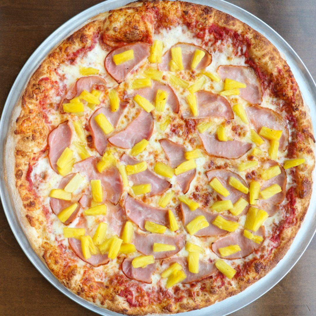 Happy Friday! One question: Does pineapple belong on pizza?

#Pizza #Pineapple #hawaiianpizza