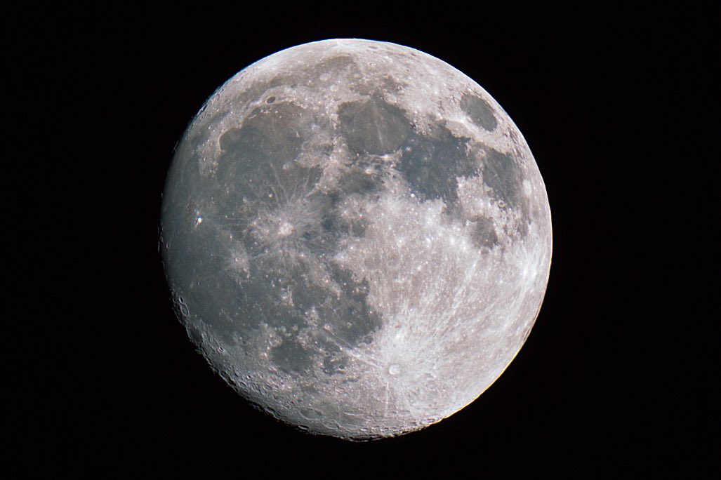 PascalHofikus's tweet photo. 96.2 %  of our silent companion 🌔📷️ ~ That's one small step 🔭

See more photos + prints of my photography https://t.co/mesGOqHJ0q

#moon #switzerland #astro #astrophotography #bern #night #nightphotography #moonlight #williamoptics #sony https://t.co/rBDEqfgafO