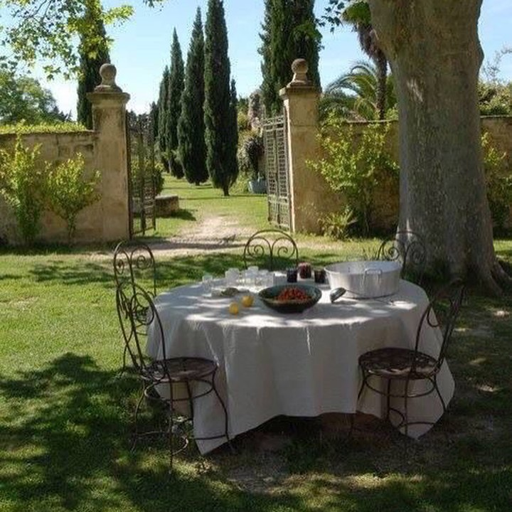 artindetails's tweet photo. country life. https://t.co/PaZeU1qY0z