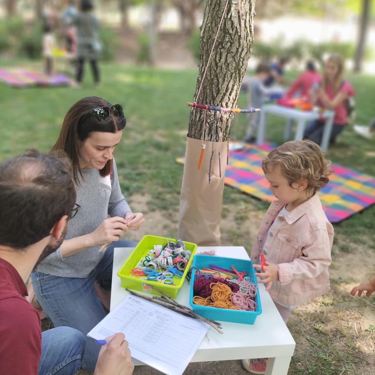 Tecletes's tweet photo. Que bé s'hi està al Parc!! 🤩
Les #tecletes i IMET us proposem les tardes de dijous i els matins de divendres passar-los en família.
Veniu al Parc de la Ciutat (zona #parcquinta) i fem tribu! 
Feu-vos sòcies, famílies! 
👉🏻https://t.co/B8QkEvF9xk 
 #tarragona #familia https://t.co/YBmiHPcVMx