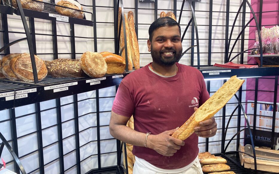 FaycalJelil's tweet photo. Après (depuis 2010) Djibril, Pascal, Sébastien, Rida, Antonio, Djibril, Michael, Sami, Mahmoud, Fabrice, Taieb, Makram, Damien, c'est au tour de Tharshan lauréat de la meilleure baguette de Paris qui plus est l'année glissante où notre pain est inscrit au patrimoine de l'UNESCO.
Les compétences. Que les compétences. Rien que les compétences.