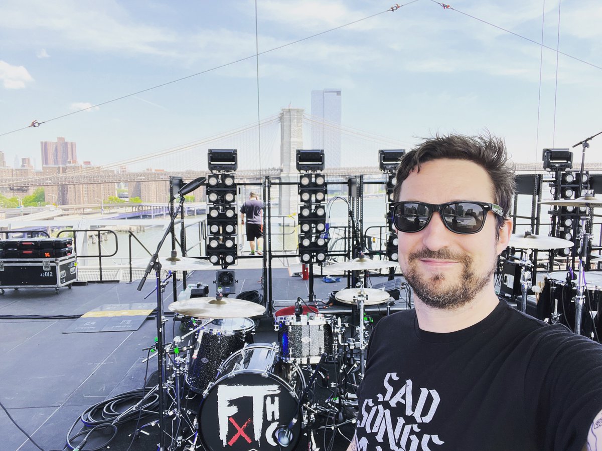 I have played gigs in worse places. Holy shit @Pier17NY 

TONIGHT! Doors 4.30. Music from 5.30. @bedouinsndclsh  @chuckragan @Interruptweets  and then us at 8.45. Last few tix available. Going to be INSANE. See you tonight.