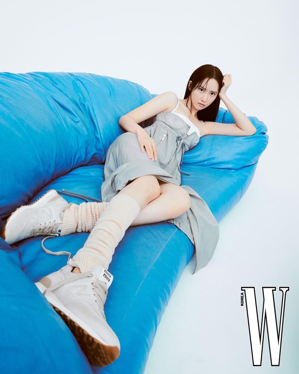 _snsd_updates's tweet photo. [Update] #YOONA - ‘W Korea’ Pictorial with ‘Miu Miu’ and ‘New Balance’ : Main Photos Vol 2.

#윤아 #limyoona #imyoona #임윤아 #wkorea #newbalancexmiumiu #miumiu #미우미우 #newbalance #뉴발란스 #werealcool
230303 https://t.co/mCKkEdfx4O