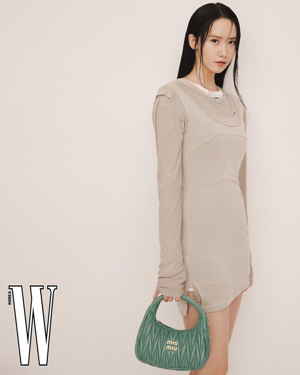 _snsd_updates's tweet photo. [Update] #YOONA - ‘W Korea’ Pictorial with ‘Miu Miu’ and ‘New Balance’ : Main Photos Vol 3.

#윤아 #limyoona #imyoona #임윤아 #wkorea #newbalancexmiumiu #miumiu #미우미우 #newbalance #뉴발란스 #werealcool
230303 https://t.co/myQHLMXroh