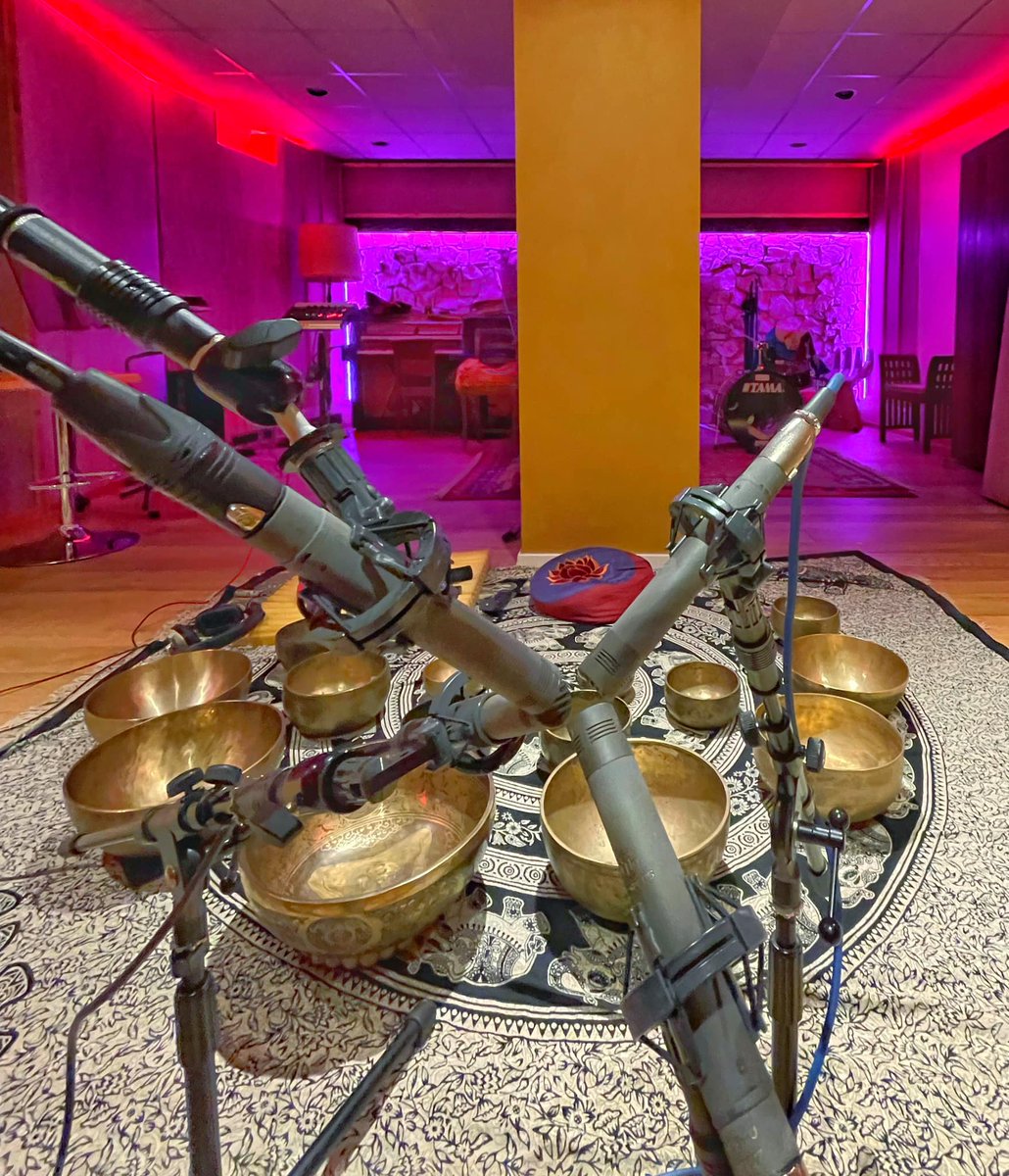 AWRecStudio's tweet photo. Another successful tracking day with Serena Moras Respiro Energia
#recordingstudio #recording #recordingsession #angelswingsrecordingstudio #campanetibetane #schoeps #newpeoject https://t.co/E8oSvGcX2x