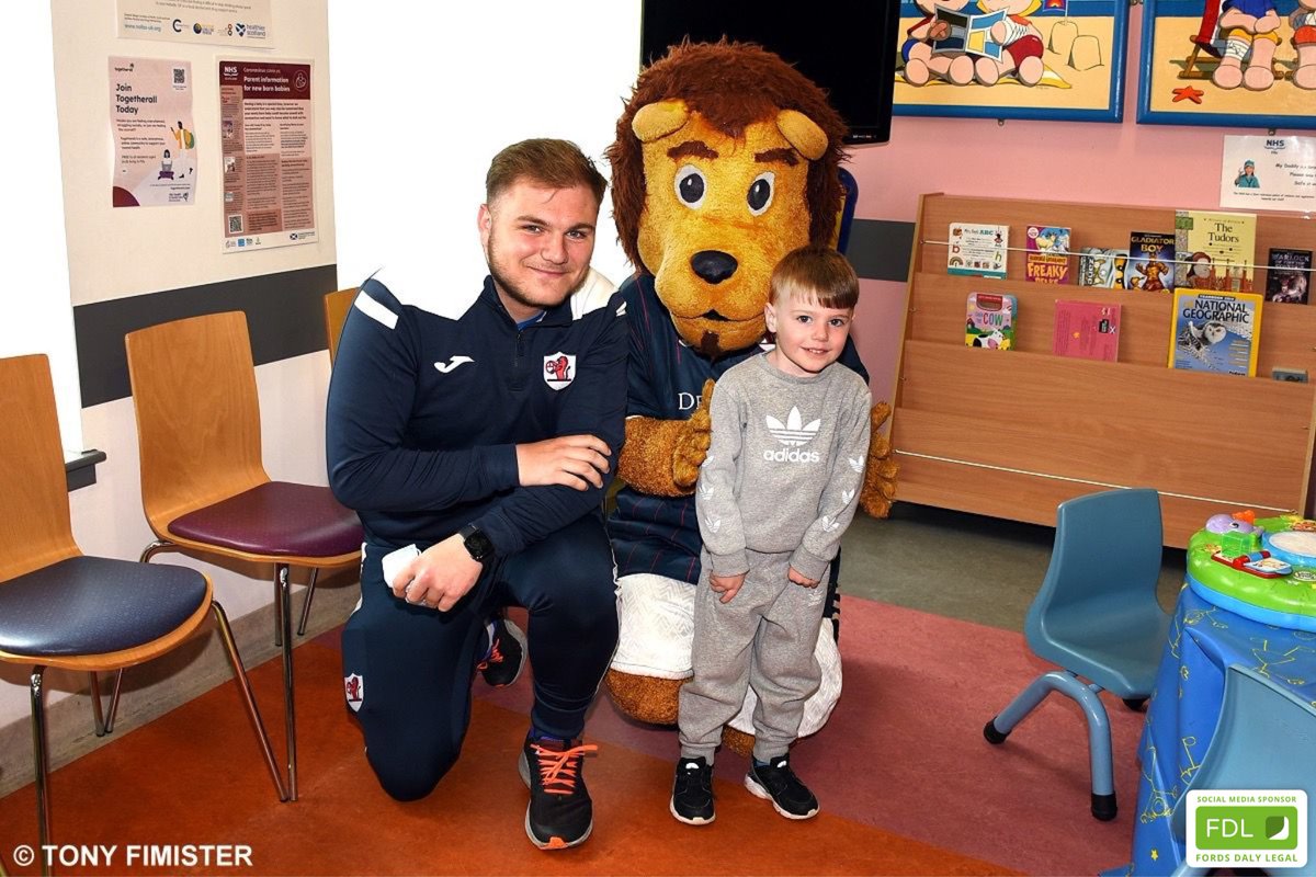 RaithRovers's tweet photo. Roary Rover and @RaithRoversCF’s Cameron Evans paid a visit to the children’s ward at Victoria Hospital in Kirkcaldy today, celebrating #InternationalNursesDay and meeting some of the amazing staff and patients there 💙

Thank you to all the nurses out there, you’re amazing 🙌🏥 https://t.co/TT6fv5GZd0