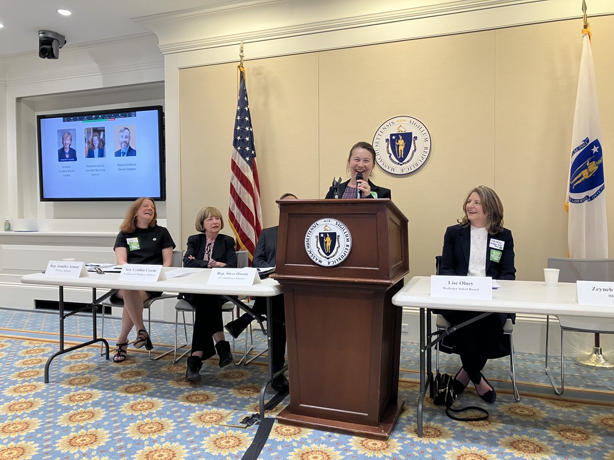 HEET_MA's tweet photo. Great turnout at the #FutureofCleanHeat briefing this week! HEET's @zeynebmagavi talked about the growing national excitement around #networkedgeothermal, which the bill would permit gas companies to build. Just last week, CO passed a bill doing the same. Let's #gogeo in MA! https://t.co/5G5SVnSqZD