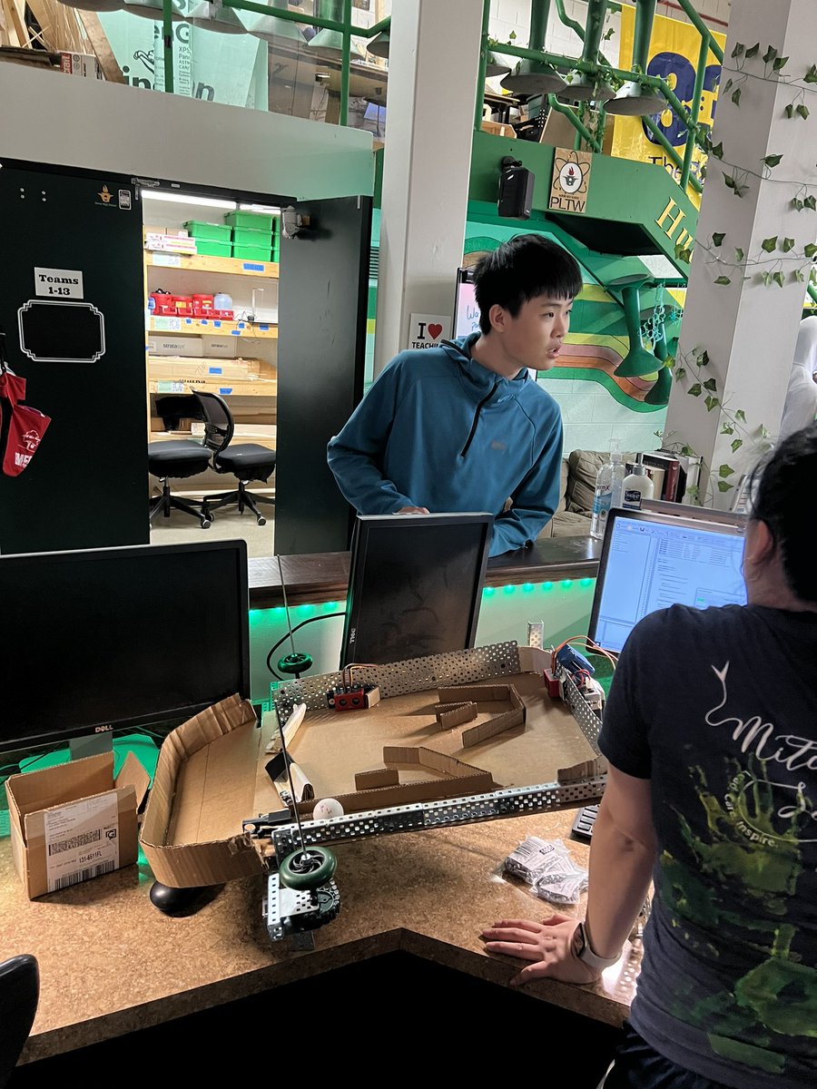 TPachera's tweet photo. Huron high school PLTW Engineering students prepping for the Engineering Expo at Huron high school next Wednesday, 5/17 in the Cafeteria. Open house from 6 to 7 PM in the cafeteria. @A2schools https://t.co/WJXKouqqiw