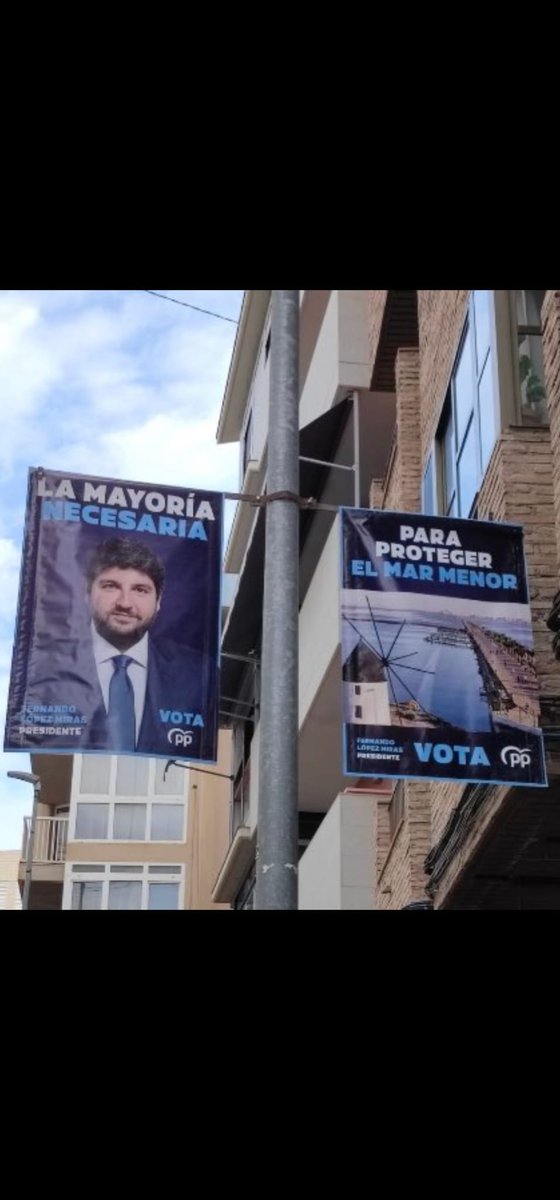 @carsax30 @Pmct15 Es tan repugnante el comportamiento de este Partido Popular en la Región de Murcia que siento vergüenza ajena. Pero la historia es implacable y será recordado como otro presidente más de la Región de Murcia del PP  que colaboró eficaz con el ecocidio del Mar Menor. #SOSMarMenor