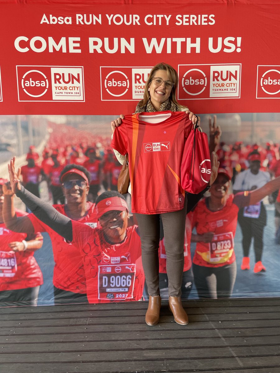 KFMza's tweet photo. It’s almost race day !! 🏃♂️🏃♂️
#TheFlashDrive with @carlwastie and @zbzoebrown and the #KfmCrew are full of energy as they cheer on race participants at the pack collection point from 3-7Pm!! 💫🏃♀️
#AbsaRunYourCity
#CapeTown10k https://t.co/dcJcMqfqPi