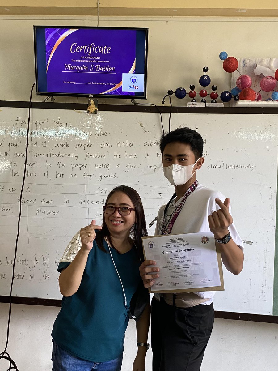 marquuiim's tweet photo. tweet ko na rin last time ksi proud mwehehe very shocking na top 1 pa rin and rank 2 ako :DD thank you god for always guiding me and getting me through all obstacles (〃^▽^〃) https://t.co/PcZMEZFB3d