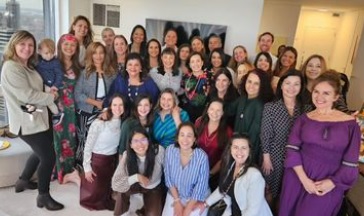 luizatrajano's tweet photo. Gente, esta semana estou em Nova York participando de alguns eventos da #BrazilWeek! Foi ótimo poder aproveitar essa oportunidade para encontrar com as lideranças do Núcleo do #GrupoMulheresDoBrasil aqui na cidade! Feliz de ver o engajamento de todas vocês! https://t.co/1zuqERbrGB