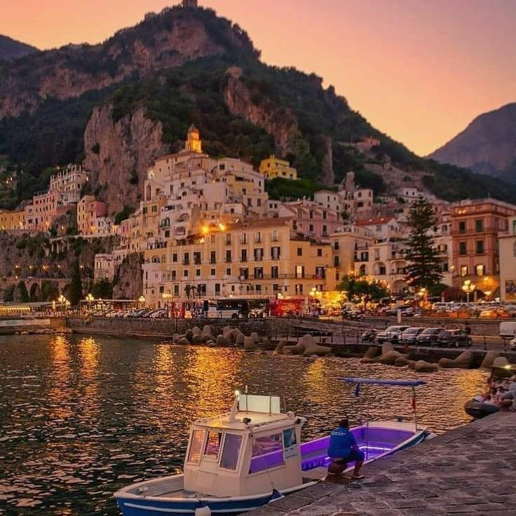 artindetails's tweet photo. european holidays. https://t.co/RCXUScMrZf