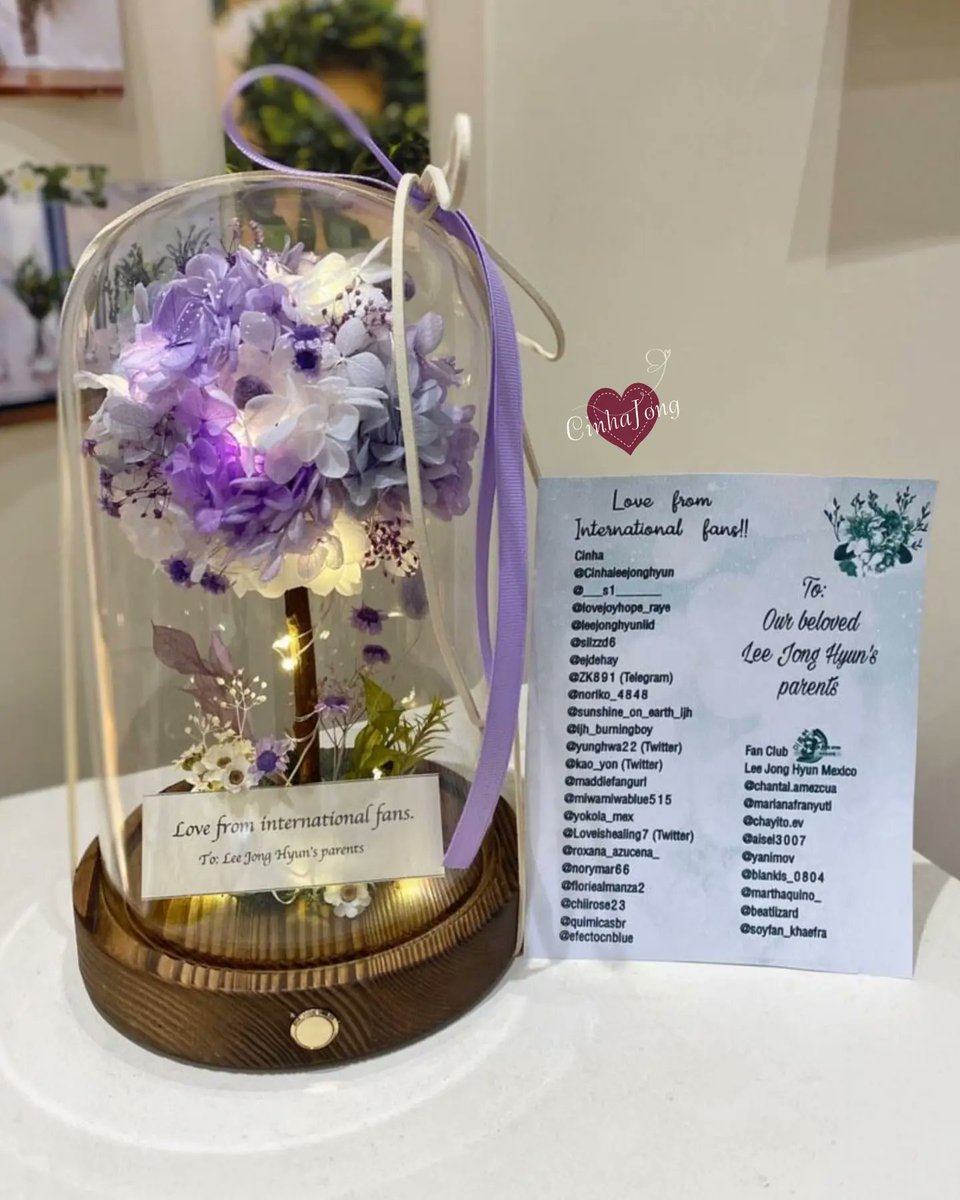 cinhajong's tweet photo. 🎁 JH's BIRTHDAY GIFTS 🎁
Our flower for JH's parents arrived!
JH's mom posted!♥️

I thank friends that took part!!!💕

#OneLeeJongHyun @cnbluegt #LeeJongHyun
#イ・ジョンヒョン 
#guitarist #kpop #music https://t.co/MdnzA3Wd7e