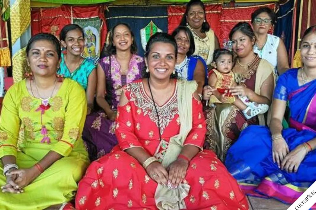culturiles's tweet photo. #Reunion #OceanIndien #Tamouls 

La communauté tamoule de l'île de La Réunion pratique activement ses rituels hindouistes, ce qui témoigne de l'importance de la culture indienne dans l'histoire de  l'île Bourbon  (département français d'outre-mer). 

https://t.co/viWK8qMjpa https://t.co/QkzqORAQ0H