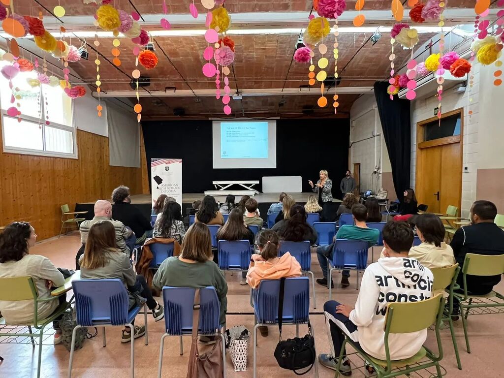 Ahir vam presentar el programa del Batxillerat Dual. Una gran oportunitat per als nostres alumnes! 😉

@academicaspain 

#petitestellanova #petitestel #escolanova #batxillertadual #batxillerat #educació #education #escola #school #terrassa instagr.am/p/CsJlznMN6f9/