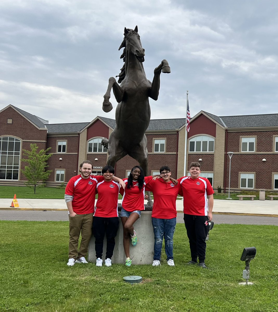 Congratulations to the new DECA officers of 2023-2024! 

President-Elliot Phillips
Vice President-Aaliyah Gilbert
Treasurer-Kyger Weston
Historian-Aiden Cramblit
Public Relations-Richie Saelim