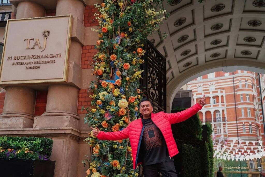 techtraveleat's tweet photo. Had an amazing stay at St James Court, A Taj hotel in London. Overwhelmed by their hospitality and proud to experience this Indian luxury hotel in the United Kingdom. @tajhotels @sjctaj #techtraveleat #london #luxury #taj #tajhotels https://t.co/J9axJuVodJ https://t.co/FnuBvsoMJv
