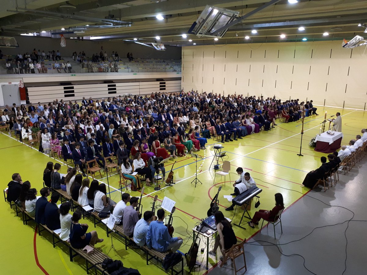 buenconmadrid's tweet photo. Comienza la misa de la #GraduaciónCBC2023 Toca dar las gracias a la Madre del Buen Consejo por todo lo recibido a lo largo de una vida en el #Buencon https://t.co/pLNJGxmWI3