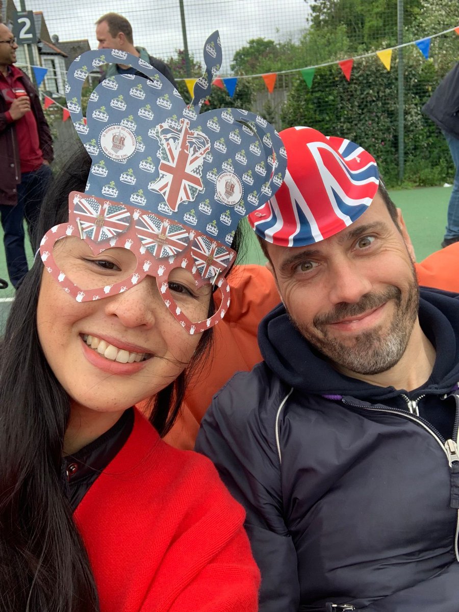 Conwaytennis's tweet photo. Community Coronation fun with #FriendsofConwayRec last Monday: 100's of residents; great vibe, fun games for all; @BambosMP kindly judged best crown designs & then played tennis vs. head coach, who played with...a frying pan! £££ raised for @cookingchamps, Rec & our outreach prog https://t.co/757rUP4TAF