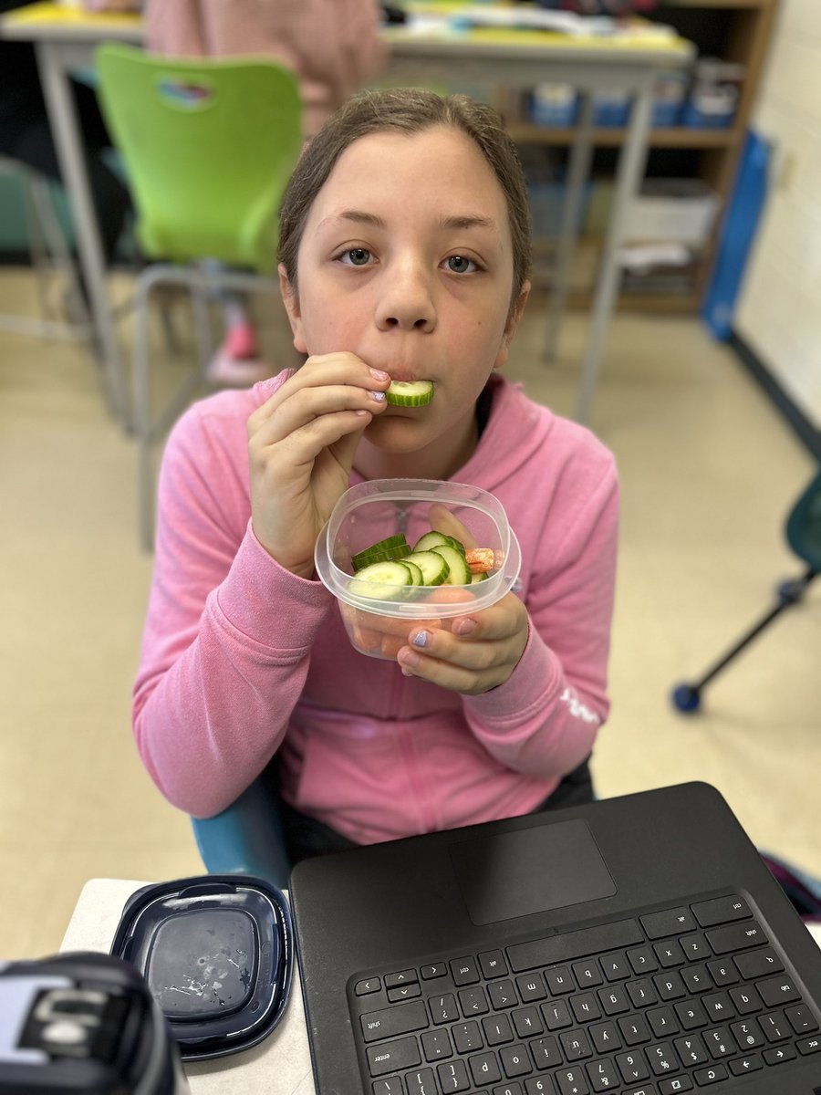 ms_crane's tweet photo. More taste testing! #VeggiesAndFruitNL2023 https://t.co/IwwmYdEdmv