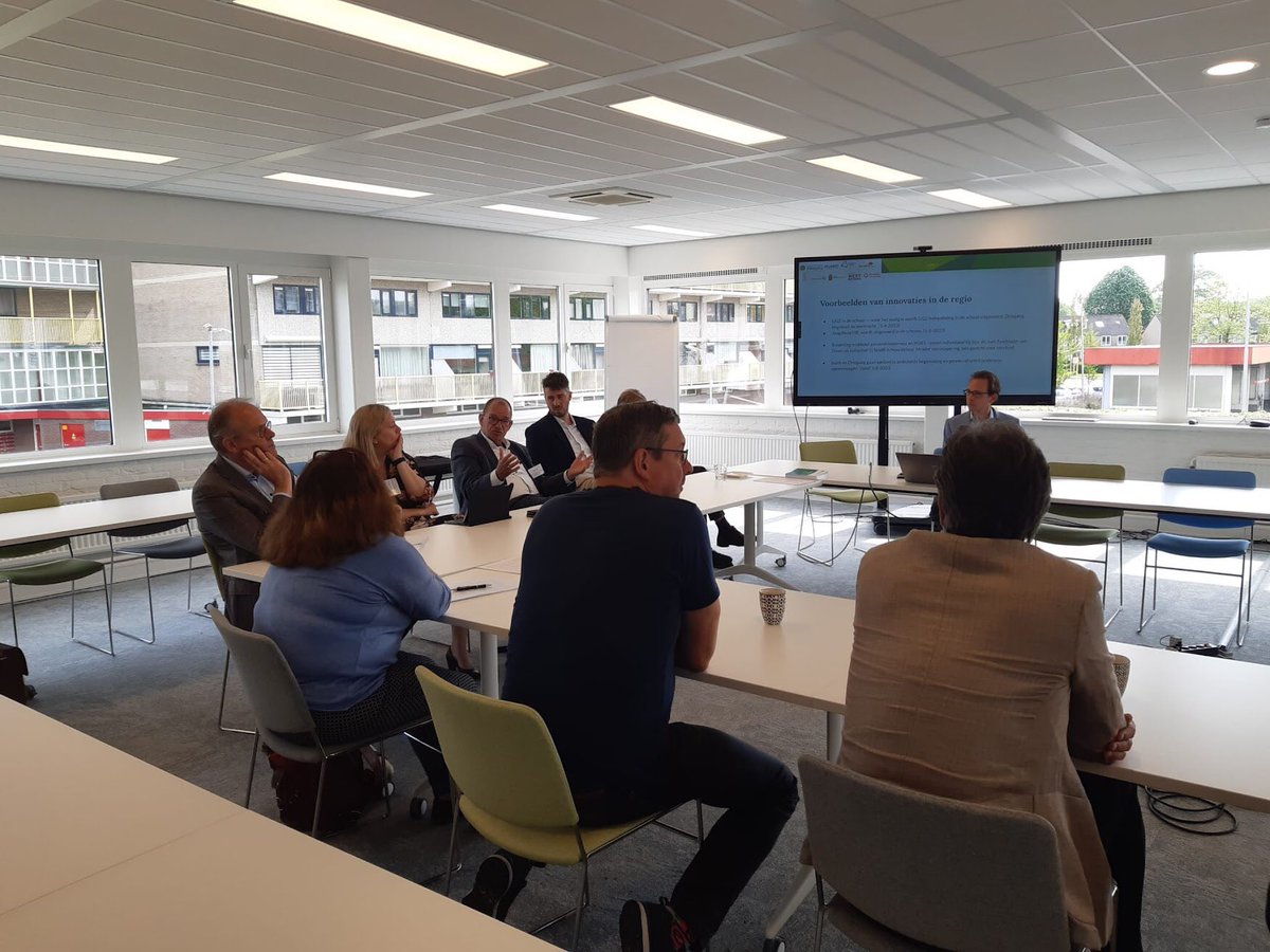 Vandaag bestuurlijk overleg gehad in regio met Samen Werkings Verbanden (SWV) Onderwijs Munio, Driegang en Berséba met 2e Kamerleden <a href="/NicoDrost/">Nico Drost</a> en #RenePeters. Onderwerp: inclusiever onderwijs. Mooi om kansen en bedreigingen te bespreken met elkaar! #alleensamenkunnenwehetdoen