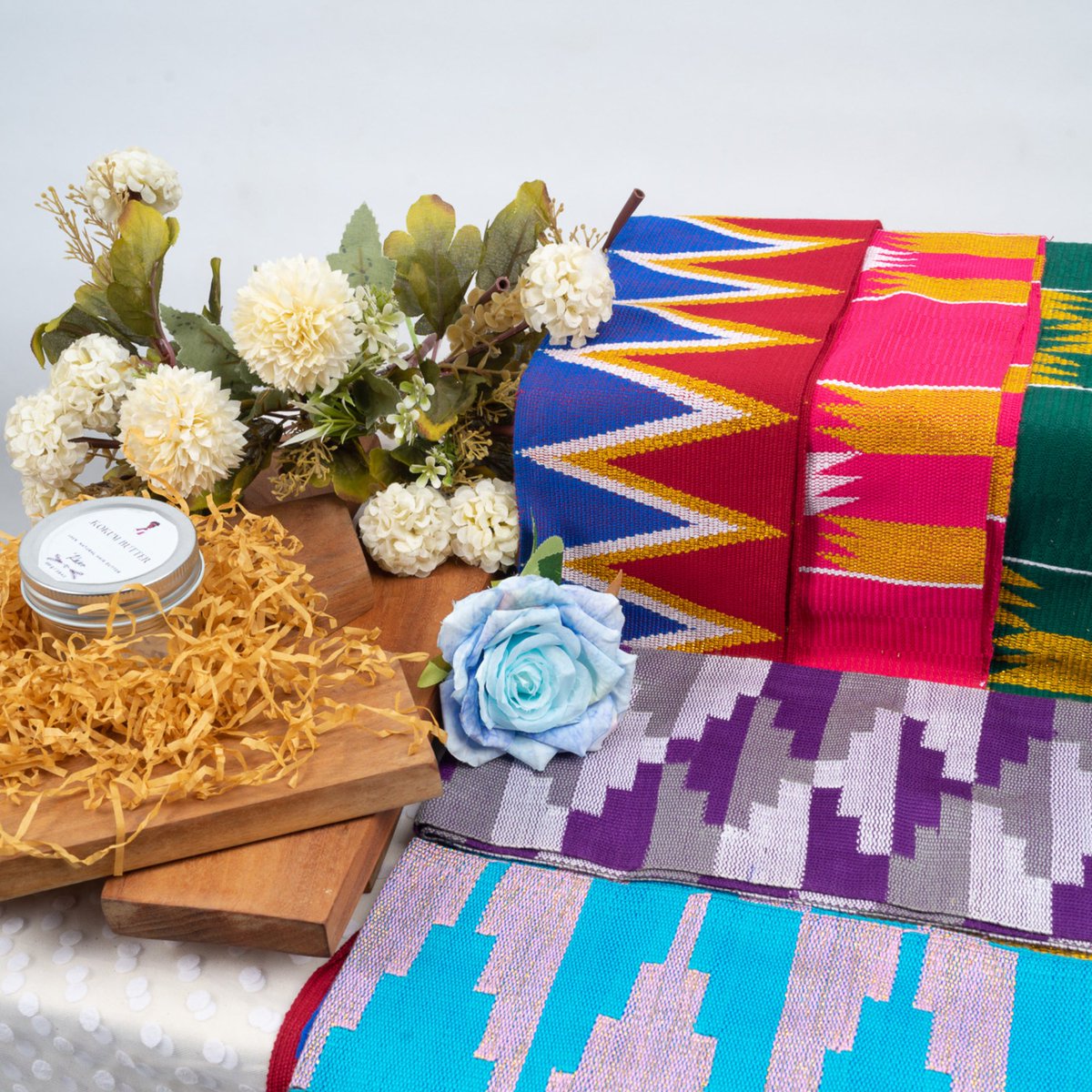 HouseofStole's tweet photo. Mother's Day is just a few days away!!! Are you running around, scrambling for a gift. No worries. We've got you. Our Mother's Day gift package is sure to put a smile on your mums face this Sunday. DM us to order today.

#mothersday #mothersdaygift #mothersdaysale #houseofstole https://t.co/G29guJ4d4r