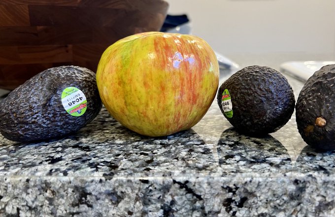 This is what happens when you order avocados online. https://t.co/pEweJ11oqf