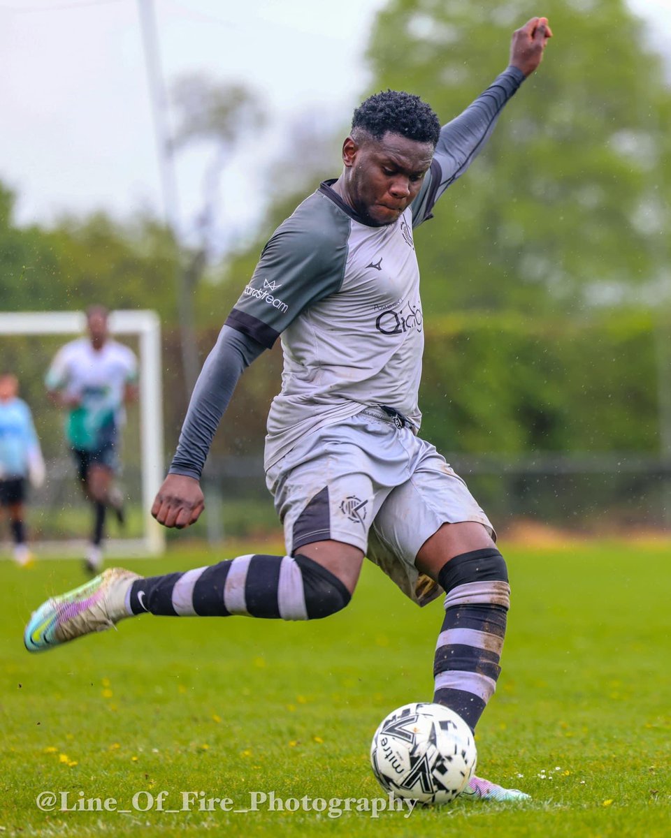 Photography: <a href="/bazzarrie79/">Line Of Fire Photography</a> 
.
Sponsor: @_qidigital 
.
Kit: <a href="/MizunoFootball/">Mizuno Football</a> 
.
.
#kitdesign #footballgames #saturdayfootball #mizuno #lovefootball #footballplayer #kitoutlondoncc #footballclub #commityclub #customkit #kits #kitdesign #footballkit #footballkits