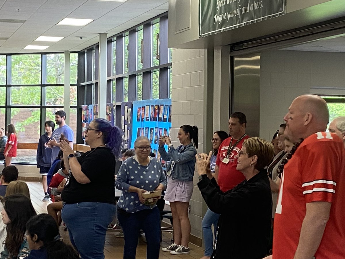 wilkinsaw's tweet photo. One of @gmsDCSD finest, Gary Speck, performed songs from his open mic set in front of the entire 8th grade! THIS is what middle school is all about. A talented musician and a polite and captivated crowd! #dcsbettertogether https://t.co/YH9bDog5S0