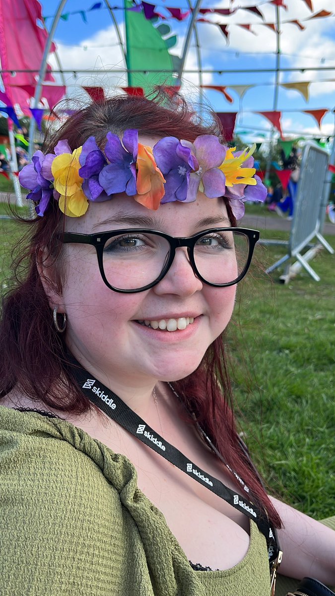 cook_lou82's tweet photo. @bastille this young lady is one of your biggest fans and she’s taken a huge break before her exams start to see you at #highestpoint… https://t.co/OtI2z3Yuwr