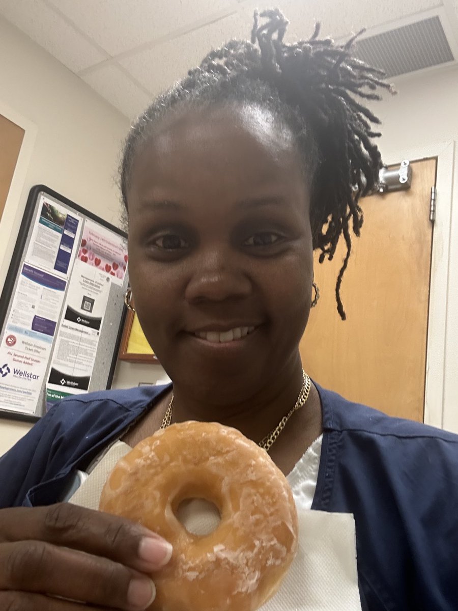 lynnrnj's tweet photo. Donut Anyone! Calling Nurse Appleberry #AJCNURSES https://t.co/NIYTfUBGcA