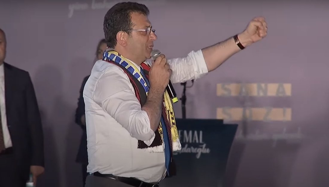 solcugazete's tweet photo. Ankara mitinginde Ekrem İmamoğlu'nun da çelik yelek taktığı görülüyor. https://t.co/35vA0Yu5OA