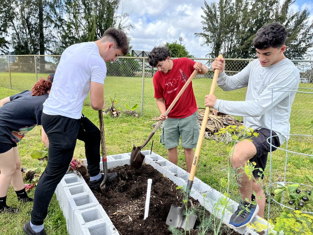 cmshauser4math's tweet image. It’s a great day to take @SASWhiteTigers North students to the @MDCollege Garden to help prepare the vegetable beds for summer. Next school year, we will help plant and harvest food for the pantry. #communityservice #teamwork