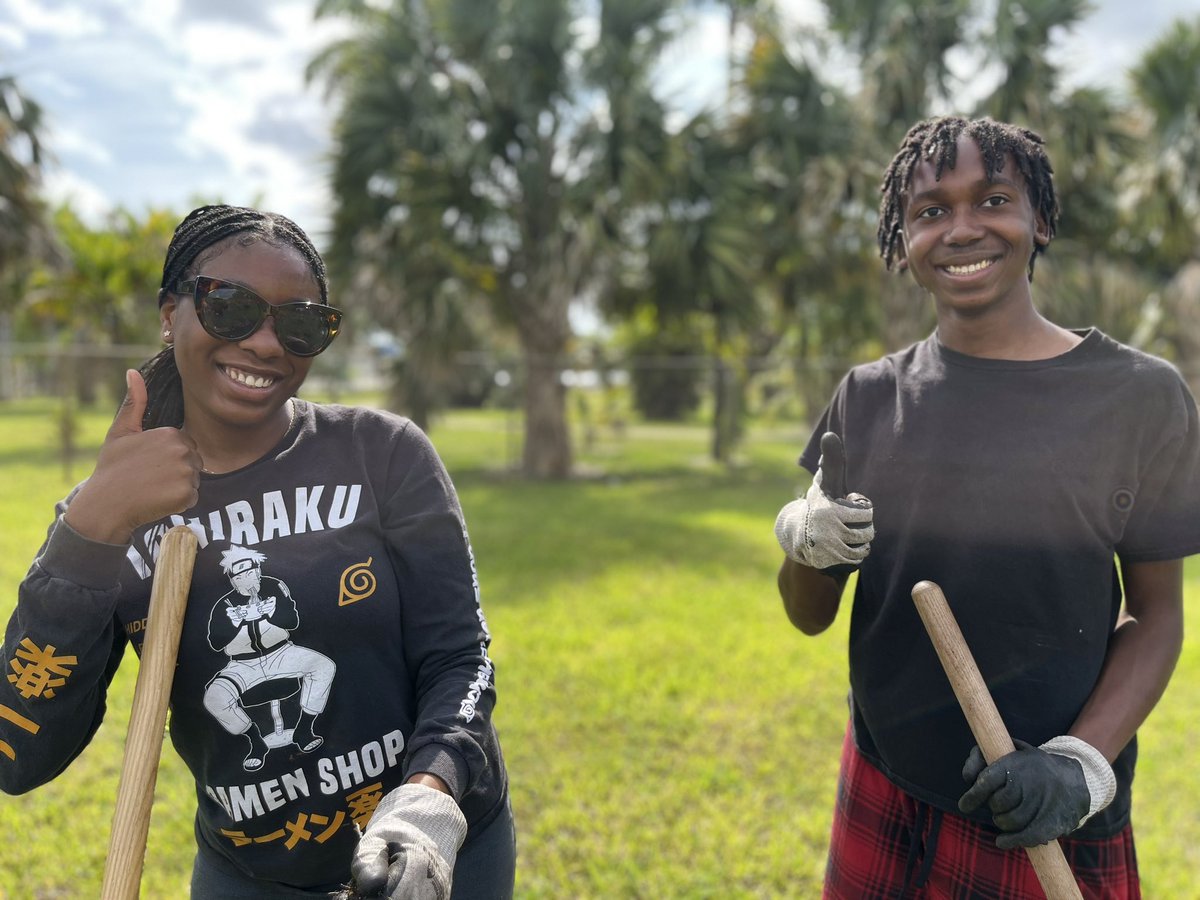 cmshauser4math's tweet image. It’s a great day to take @SASWhiteTigers North students to the @MDCollege Garden to help prepare the vegetable beds for summer. Next school year, we will help plant and harvest food for the pantry. #communityservice #teamwork
