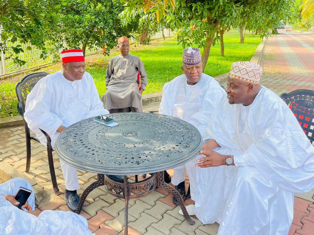 KwankwasoRM's tweet photo. This afternoon, I was pleased to receive former Governor of Zamfara State, Sen. Abdulaziz Yari on a courtesy visit, in Abuja. 

We had a fruitful discussion on the State of the Nation. - RMK https://t.co/kgqbatHQMM
