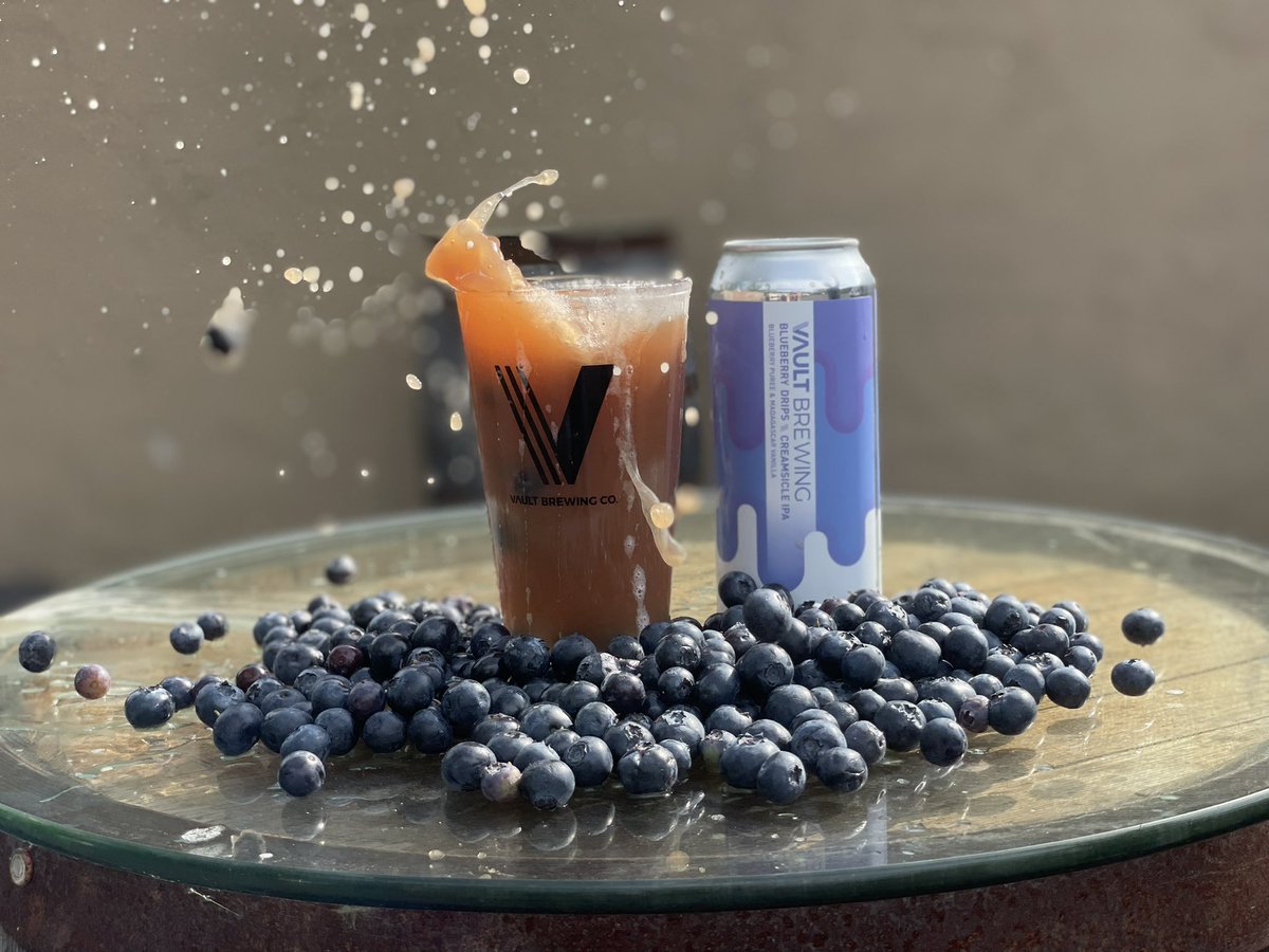 💧DRIPS DROP💧

The return of BLUEBERRY DRIPS is here! Swing by for a fresh pint, or grab a 4-pack togo!
#blueberry #milkshakeipa #drips #beerrelease #candrop #pabeer #drinkinbucksco #vaultbrewing