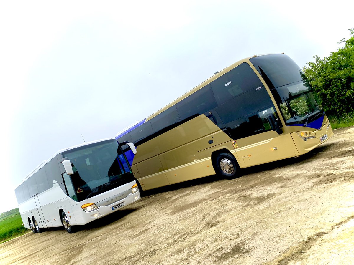 B E A Utiful day at @creakeabbey with these two beasts prowling the #NorthNorfolk Countryside… Happy Friday Everyone! 💛 #TravelTheWrightWay