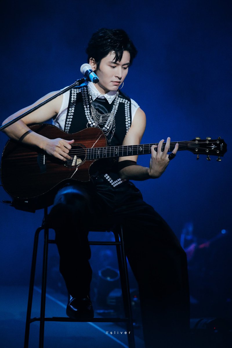 Sliver_raining's tweet photo. 230511 BANGKOK 
Part3

#ZhangZhehan #ZhangZhehan张哲瀚
#张哲瀚 #張哲瀚 #ZZH 
#チャンジャーハン #장철한 #จางเจ๋อฮั่น https://t.co/Yq0cvXxujE