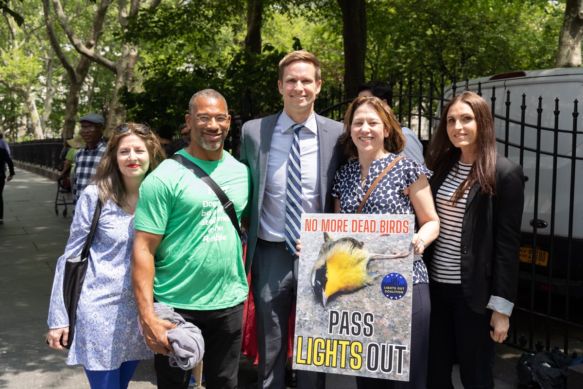 ebottcher's tweet photo. 230K birds die annually in NYC by smashing into windows, often due to skyscraper lights at night during migration season. Yesterday I rallied with birders, officials, and advocates to support Intro. 1039, the Lights Out legislation. https://t.co/ww0otRt5FF