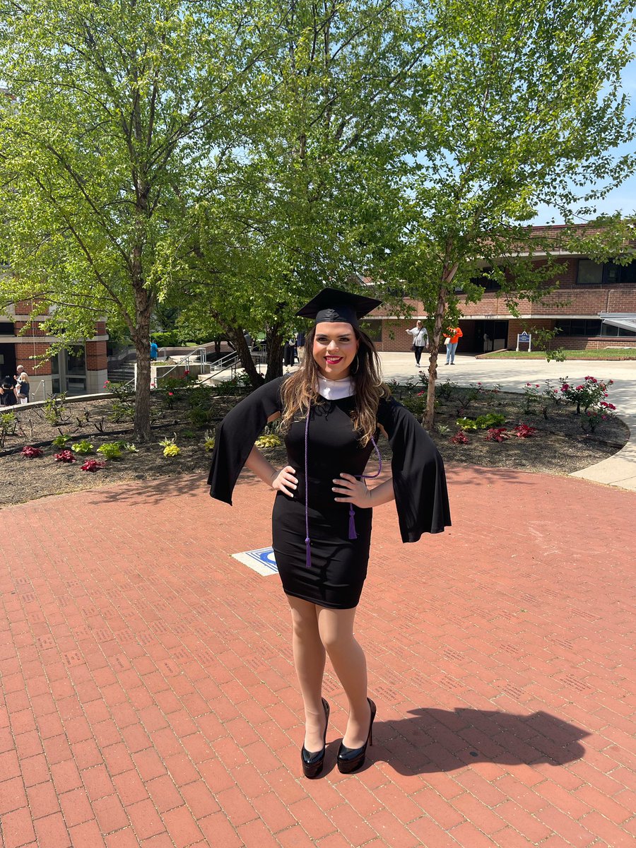 theNickyMacias's tweet photo. So honored to have crossed the stage today and close my chapter at @GallaudetU. Being a student of linguistics here has been absolutely life changing. https://t.co/74CRY5Nk05