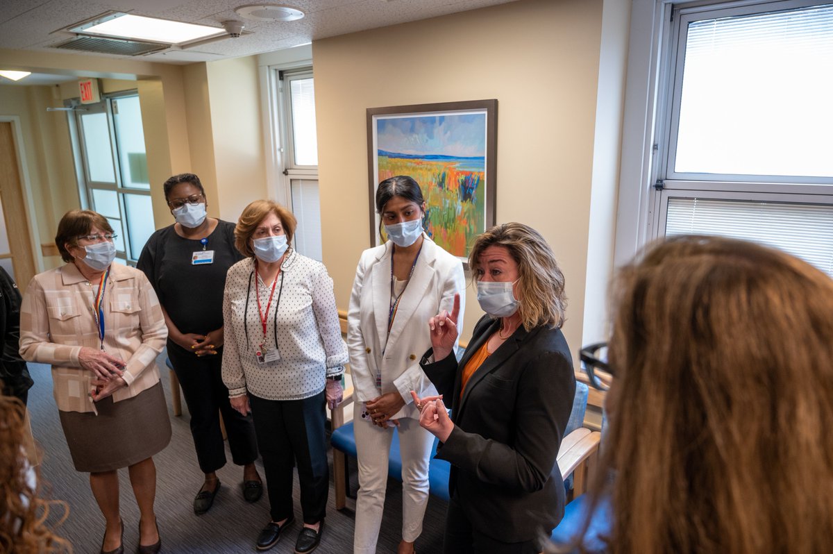 This week, @MassGovernor, @MassLtGov and @KateWalshHHS got to visit two of our new Community Behavioral Health Centers. Across MA, these centers provide immediate care for anyone going through a mental health or substance use crisis - no insurance needed. mass.gov/CBHCs