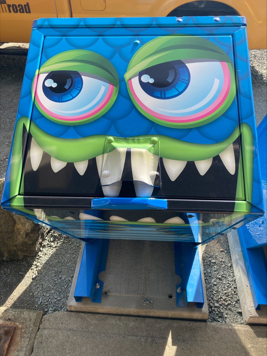 TranBC's tweet photo. New #GarbageGobblers have been installed at the Taylor River Rest Area
on #BCHwy4! Please feed them your garbage and recycling.
They are hungry.
Nom nom nom nom.
Learn more about the history of Garbage Gobblers in BC: https://t.co/dICmBsRfA0
#Tofino #Ucluelet https://t.co/OoEs461MFp