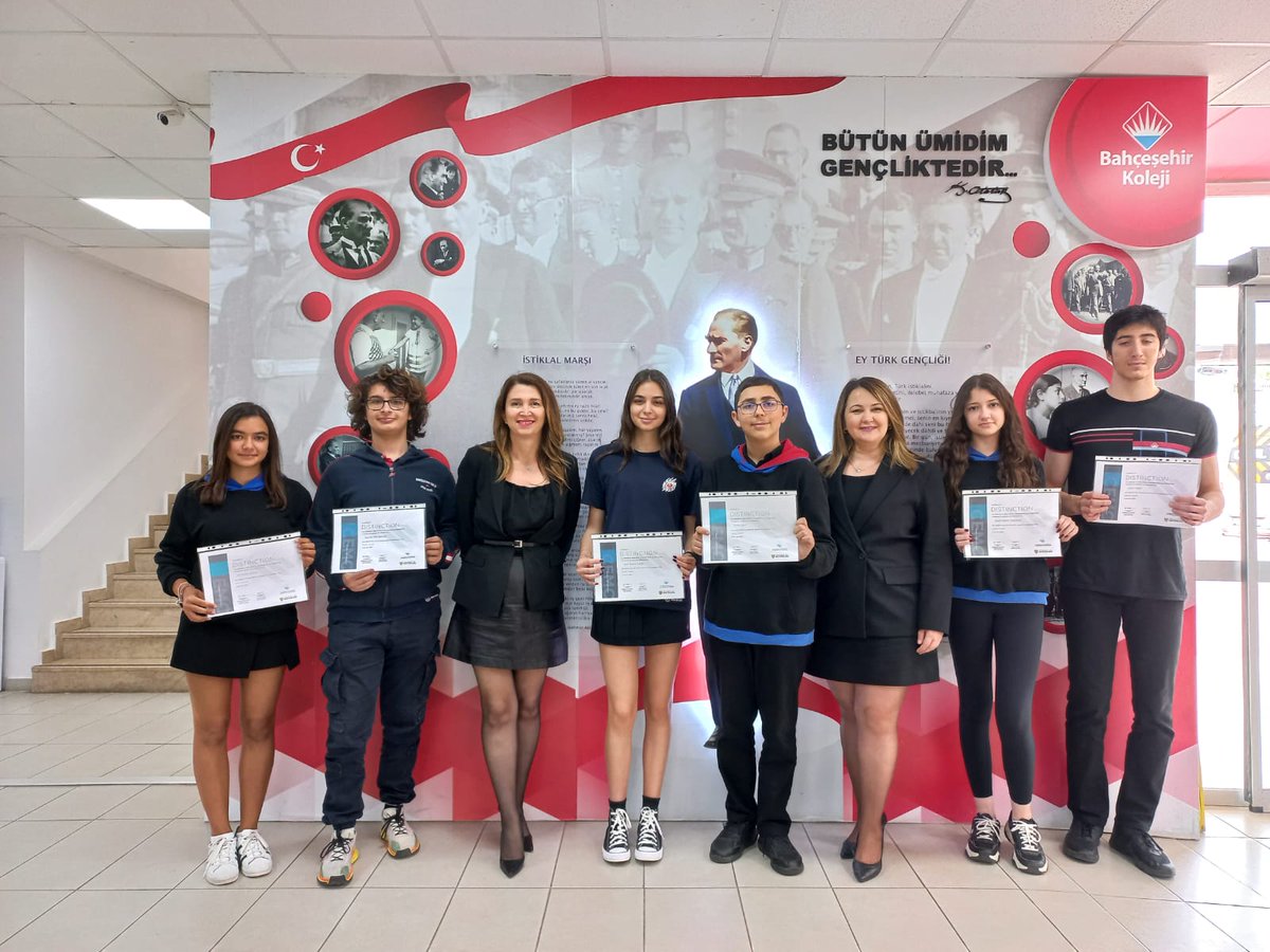 BKizmiranadolu's tweet photo. Waterloo Üniversitesi Matematik Yarışmalarında üstün başarı belgesi ve madalya alan öğrencilerimizi tebrik eder,başarılarının devamını dileriz. https://t.co/iSOpF7xiz4