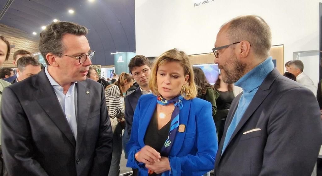 PeltierPascal's tweet image. Au @Taste_ofParis ce midi j’étais très heureux de présenter à @Olivia Grégoire notre stand @METRO_FR avec @TCLC.
Merci pour notre échange aux côtés de @CarolineYADAN et @fantaberete, des Chefs @Alain_Ducasse1, @DennyImbroisi où nous avons parlé entrepreneuriat et transmission !