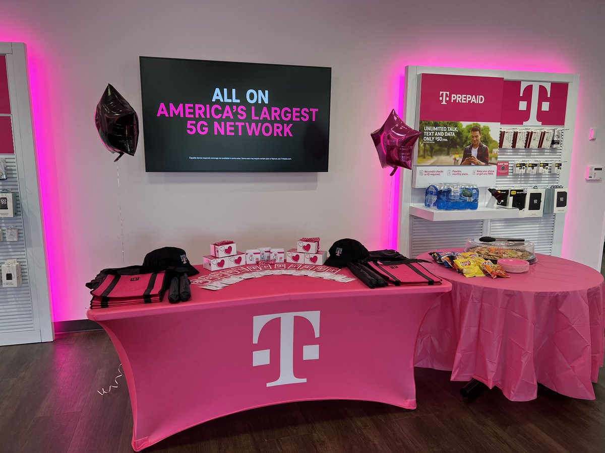 Team Irwin got to celebrate our grand opening with a beautiful day! Making some great connections and showing appreciation for our amazing community!🩷🩷 <a href="/rsnorbeck/">ROBIN NORBECK</a>