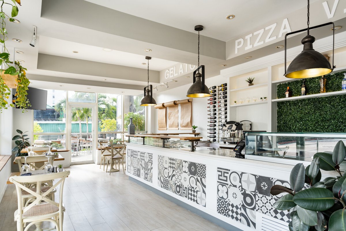 In the mood for a tasteful dinner paired with the perfect wine? The best location is Terrazzo. 🍷 🍽️