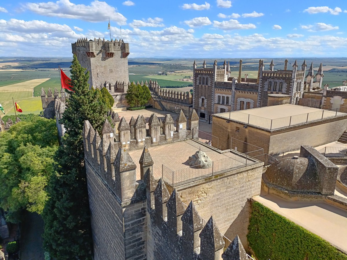 EleKo8's tweet photo. ¡Un lugar de ensueño!📷 #almodovardelrio #cordobaesp #castillomedieval #primavera2023 https://t.co/wM3fRmkIKG